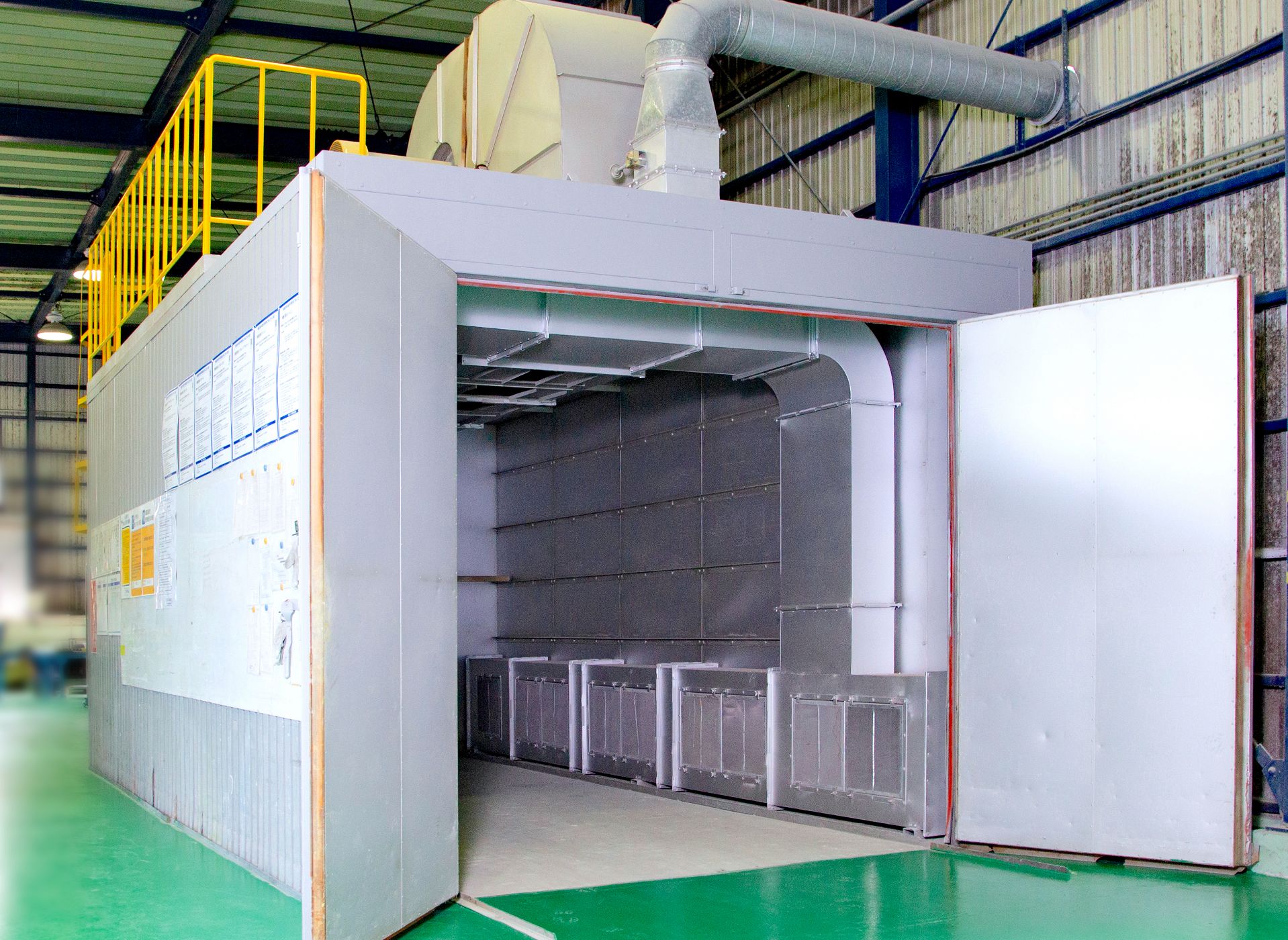 工場設備 6.5m大型乾燥炉の画像